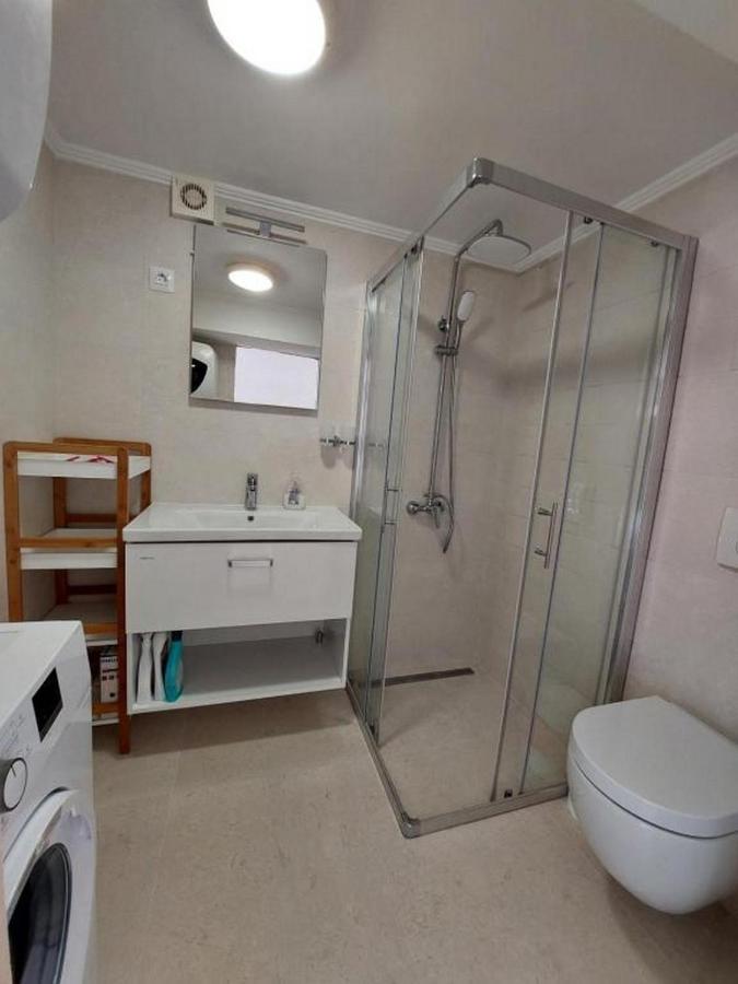 Apartments Joni Cikat มาลีโลชินจ์ ภายนอก รูปภาพ