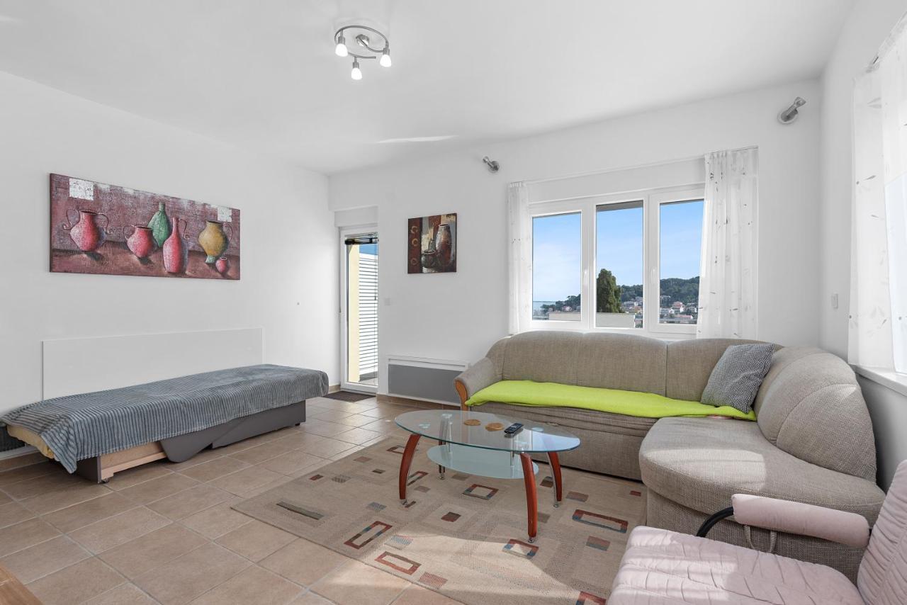 Apartments Joni Cikat มาลีโลชินจ์ ภายนอก รูปภาพ